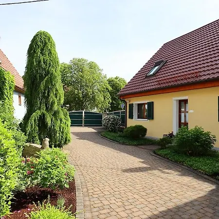 Дом отдыха Ferienhaus-winzerhaus Sasbach