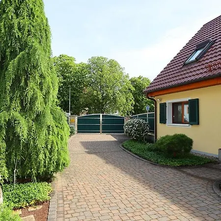 Дом отдыха Ferienhaus-winzerhaus Sasbach